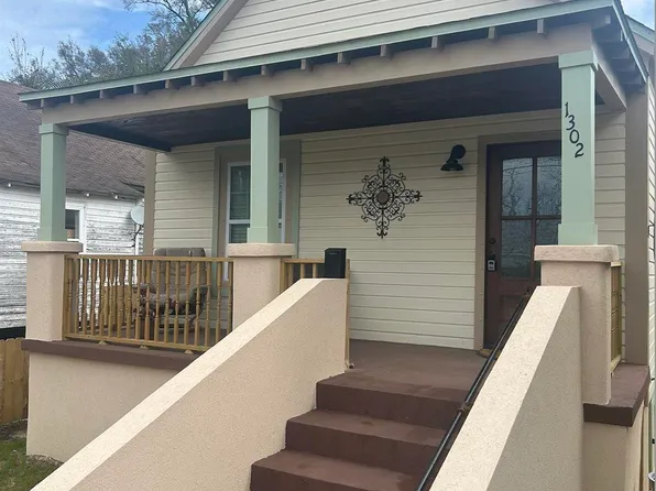 1302 Dr Martin Luther King Jr Dr, Pensacola, FL 32503