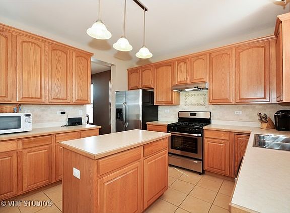 3rd image of 2496 Moutray Ln