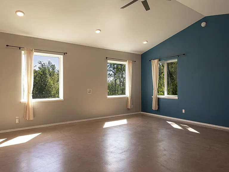 1068 N Old Steese Hwy — Photo 14