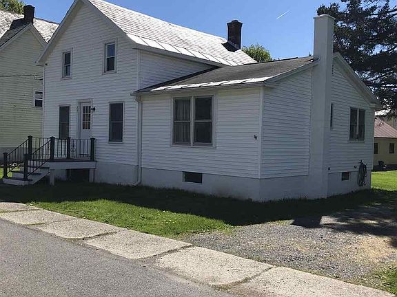 2nd image of 27 Blanchard St