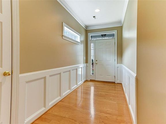 3rd image of 4476 Piedmont Trace Dr