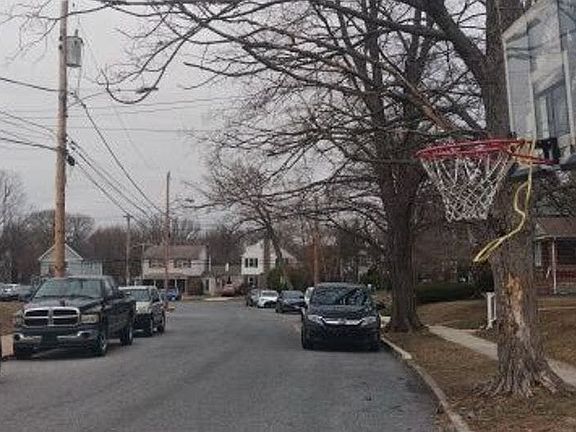 4th image of 405 Free St