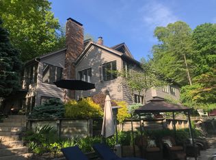 7645 Timber Bluff Dr SE, Ada, MI 49301