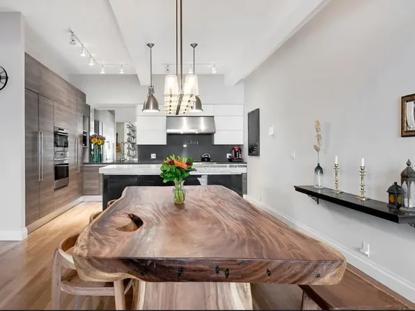 252 West 30th Street image 3 of 8