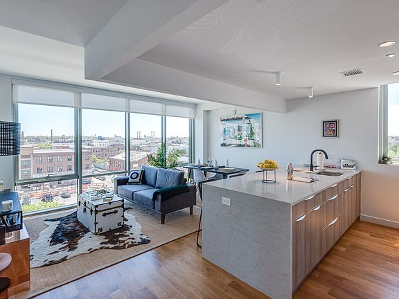 4th image of 211 McGuinness Blvd APT 817