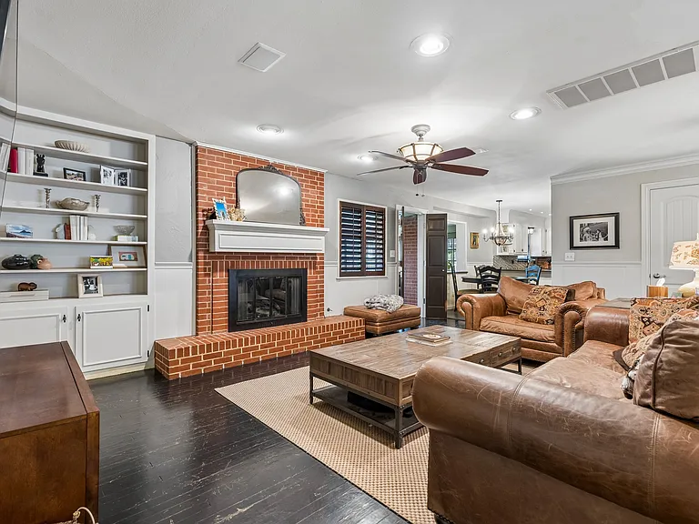 2428 NW 45th St — Photo 19