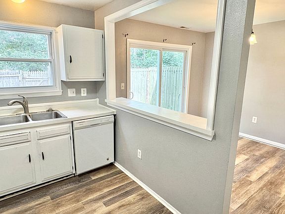 5th image of 814 Sledgehammer Dr