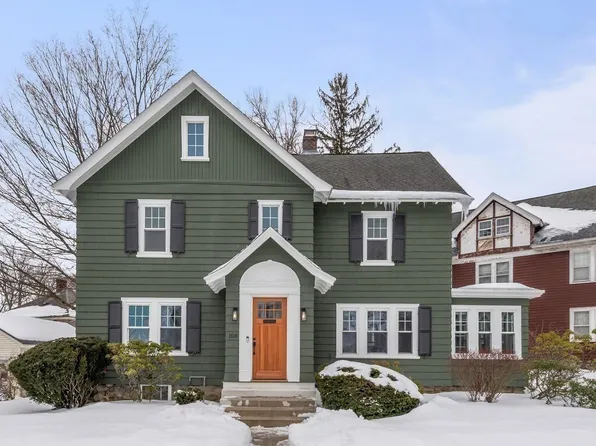 108 Longfellow Rd, Worcester, MA 01602