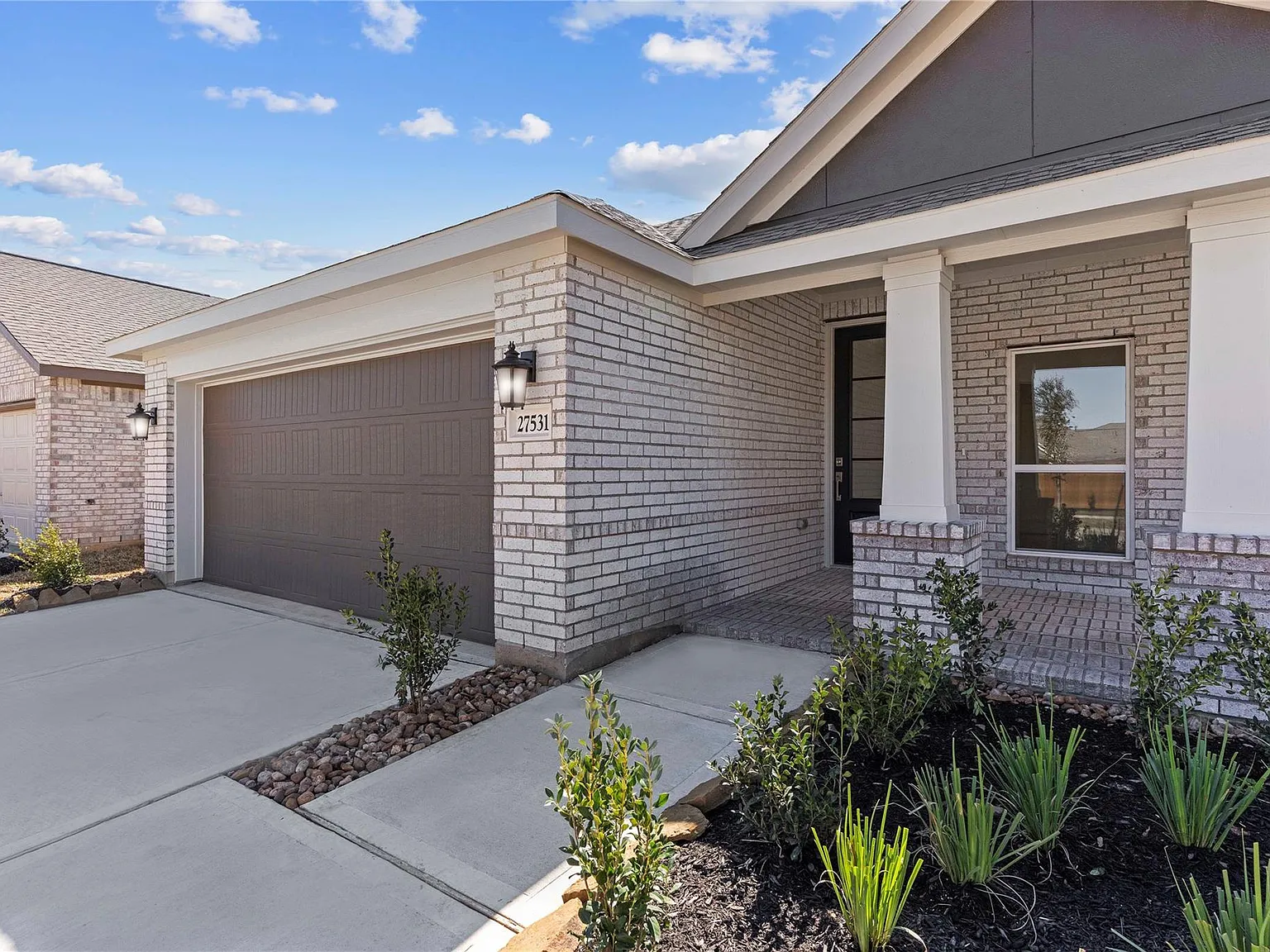 3 bed, 2.0 bath, 1600 sqft, $2,400 — Photo 3
