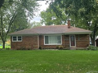 6346 Donaldson Rd, Troy, MI 48085