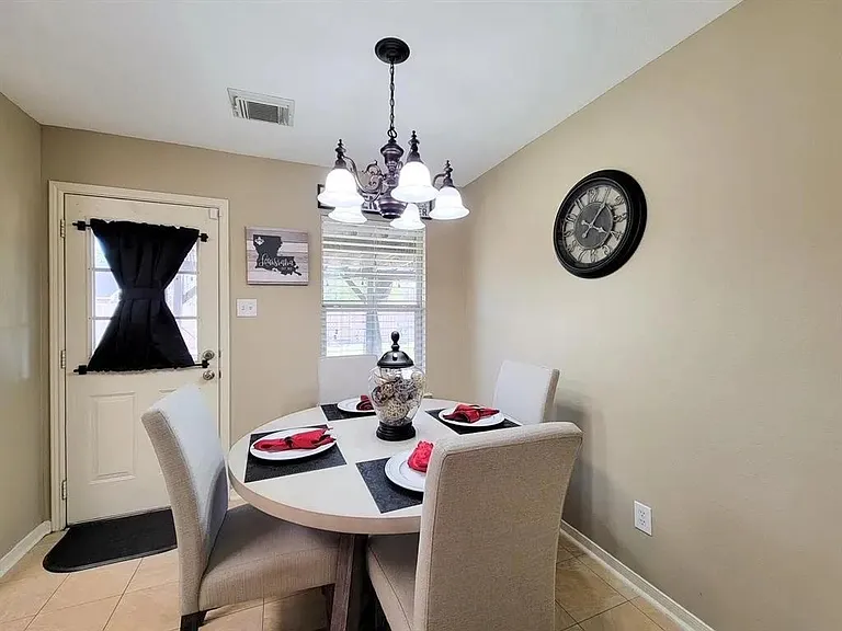 13210 Baron Hill Ln — Photo 5