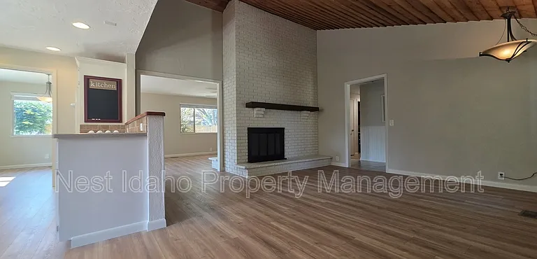 10127 W Springdale Ct — Photo 6