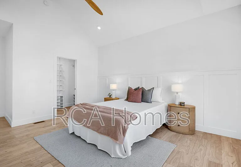 1225 Hoyt Ave — Photo 16