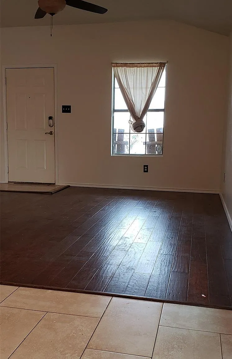 3 bed, 1549 sqft, $1,899 — Photo 3