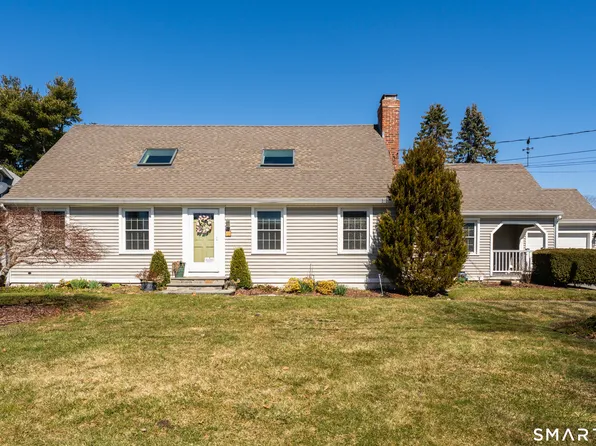 22 Indian Drive, Clinton, CT 06413
