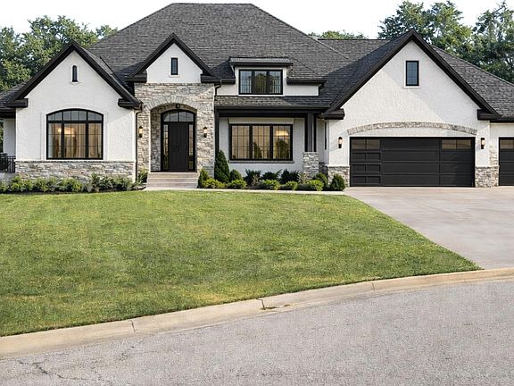 2nd image of 2203 W Augusta Dr