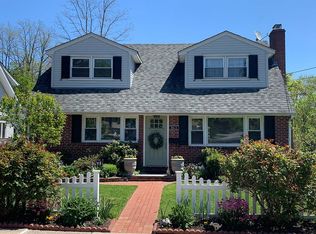 286 Nassau Rd #A, Huntington, NY 11743