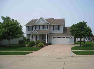 2966 Grandview Dr, Bettendorf, IA 52722