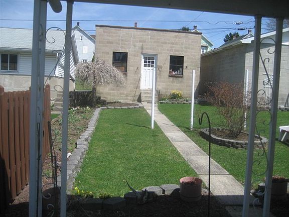 3rd image of 837 Washington Ave