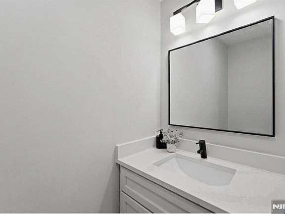 5th image of 91 Union St #9A