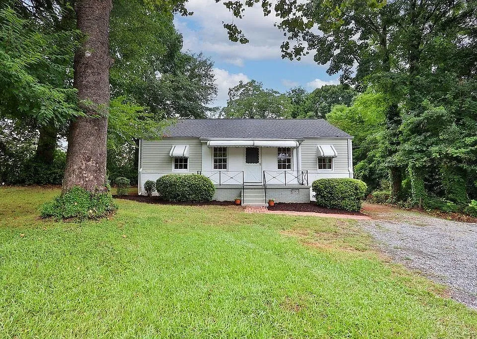 1329 Blanche Dr SE