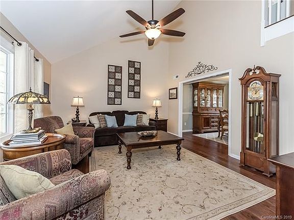 5th image of 4101 Windmill Pl
