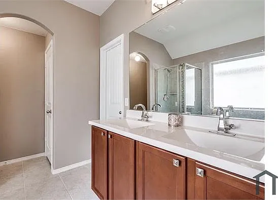 1525 Acmite Ave — Photo 3