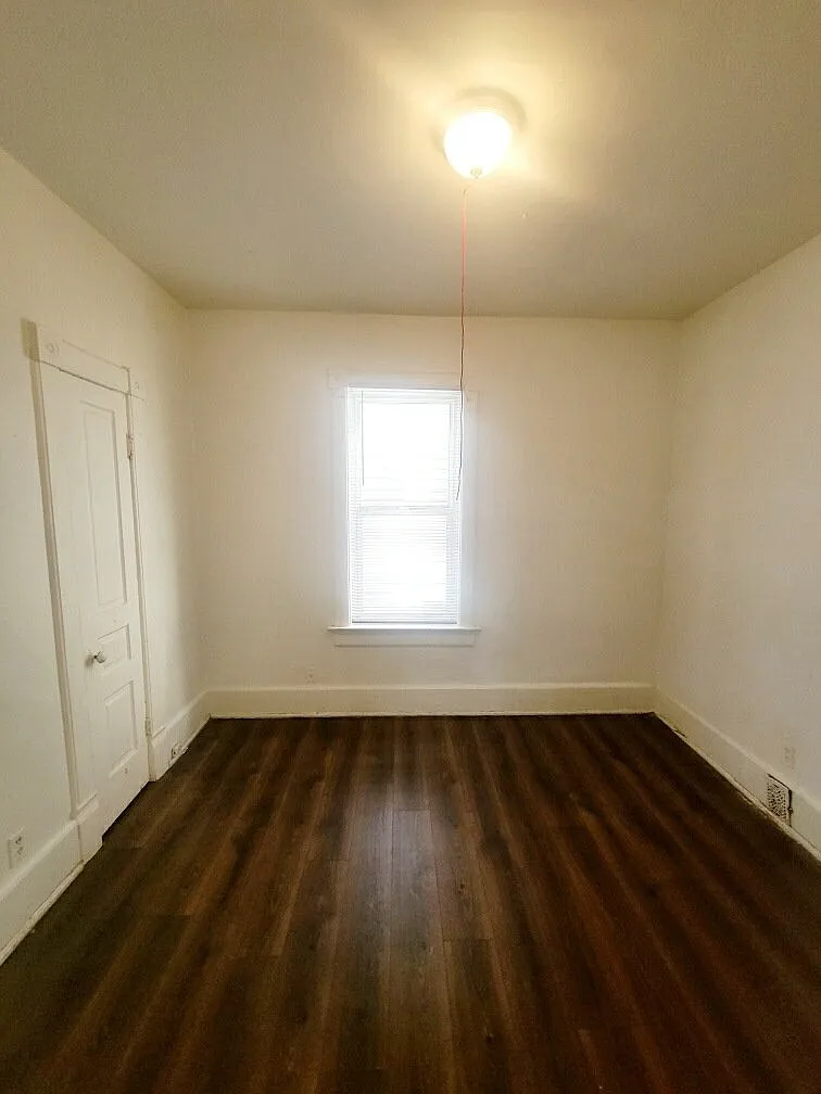 1 bed, 1.0 bath, $925 — Photo 4