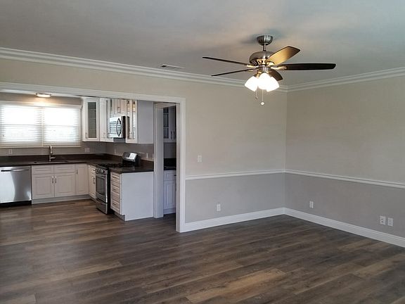 3rd image of 10630 Lynrose St