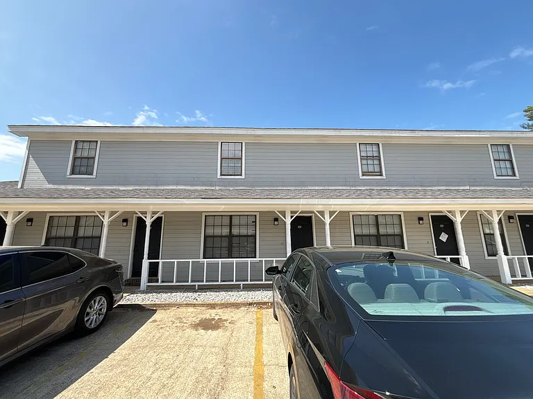 Feemster Lake Apartments — Photo 19