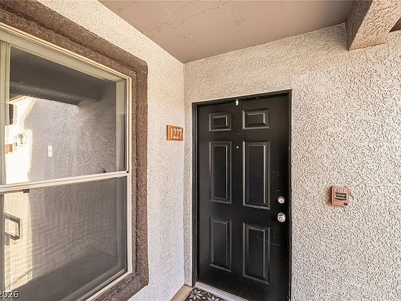 4th image of 45 Maleena Mesa St APT 1227