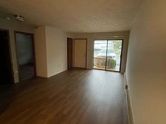 5th image of 407 W Main St #109