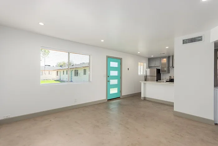 4538 N 8th Pl #4 — Photo 3