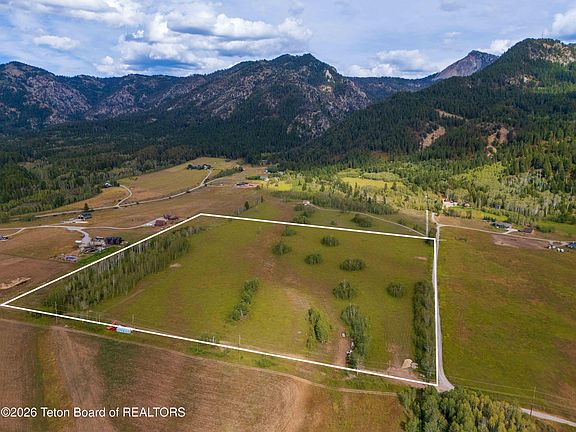 4th image of Nya Stewart Creek Rd