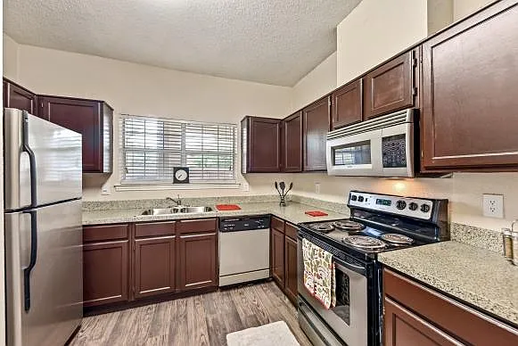 Covington Pointe — Photo 1