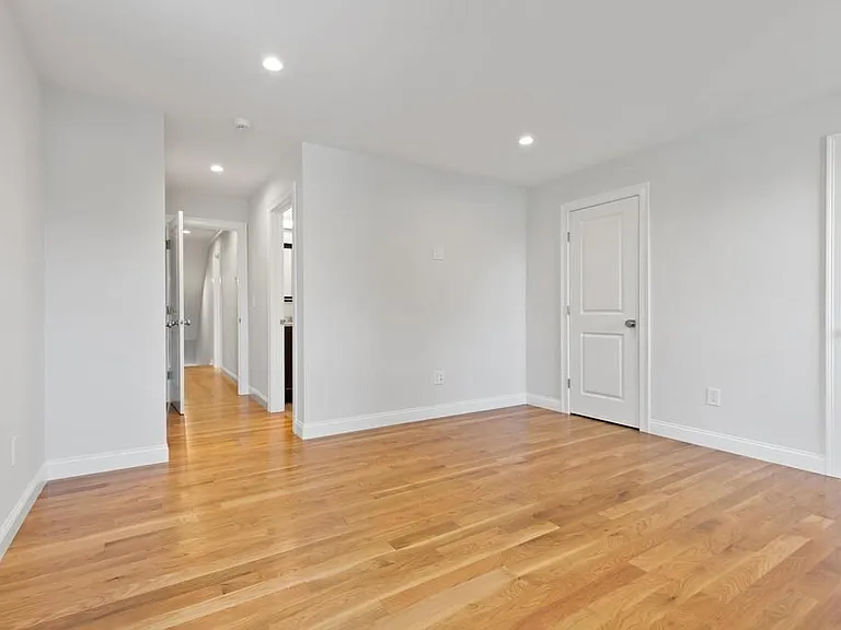 55 Ralph St — Photo 7