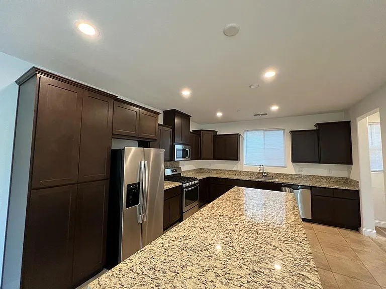 1335 Orchid Ct — Photo 11