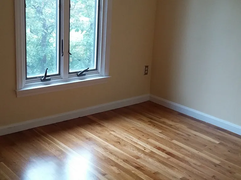 32 Webster Ct — Photo 6