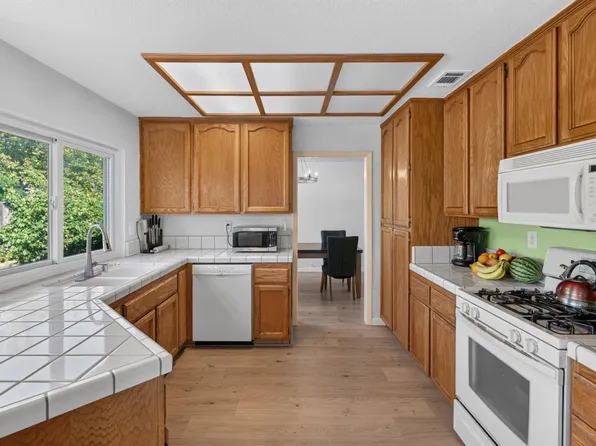 6413 Alpinespring Way, Elk Grove, CA 95758