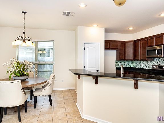 3rd image of 23179 Apricot Dr