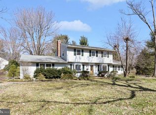 1 Hathaway Dr, West Windsor, NJ 08550