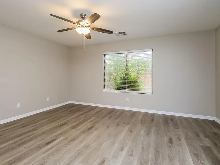 33023 N Quarry Hills Dr — Photo 9