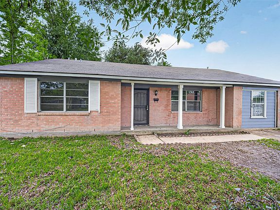 2nd image of 3918 Tavenor Ln