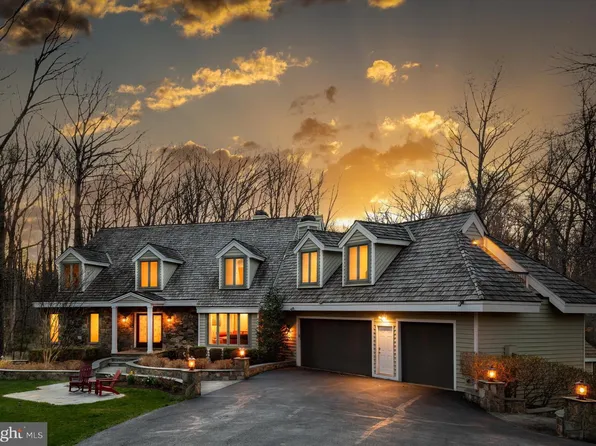 11690 Deerfield Dr, Oakton, VA 22124