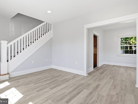 5th image of 316 Powell Rd