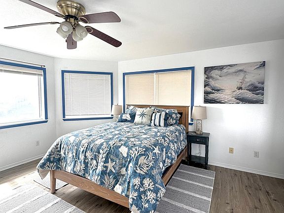3rd image of 870 A St