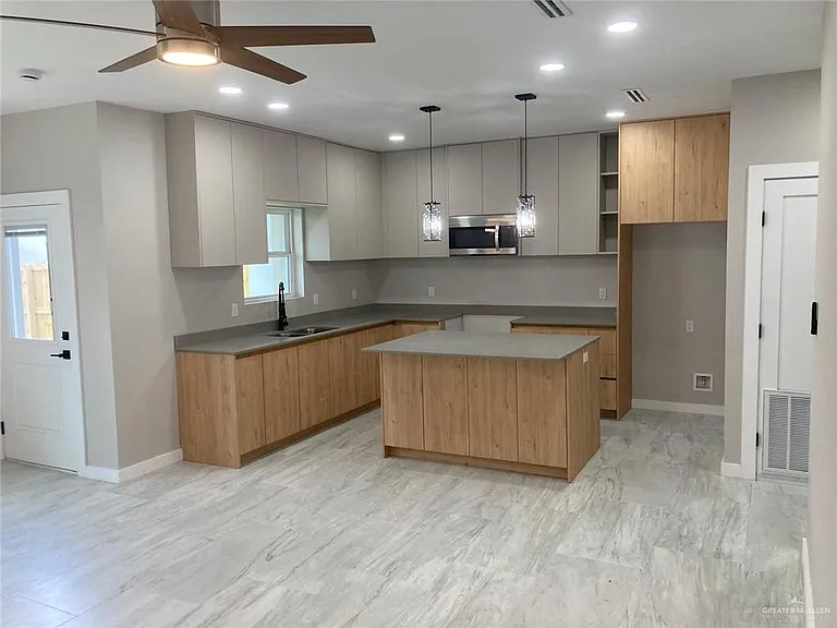 2221 Dorado Dr — Photo 6