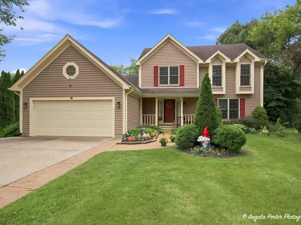 1813 Lakeview Ave, McHenry, IL 60051