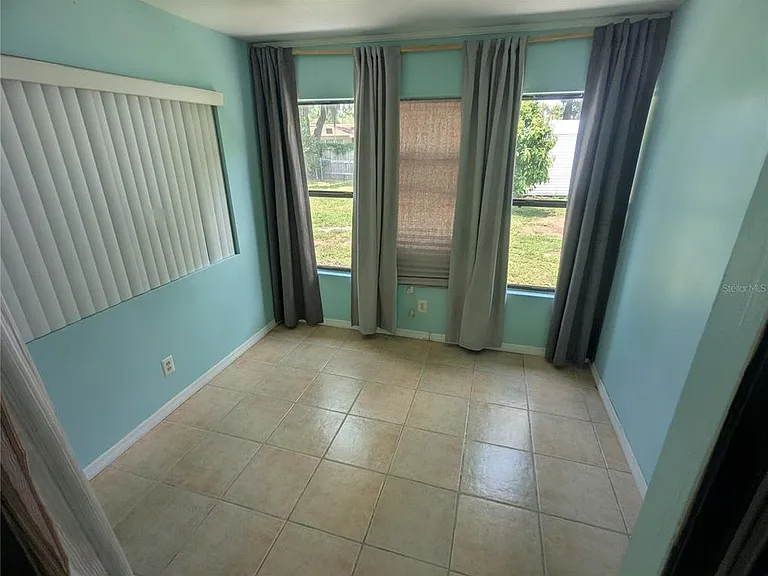 1521 Normandy Way — Photo 11