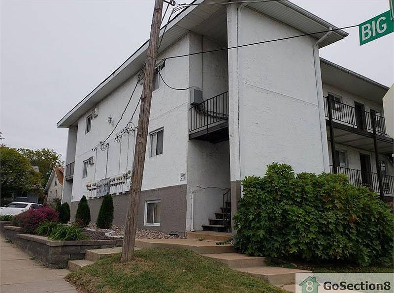 1st image of 2542 S Big Bend Blvd APT 20